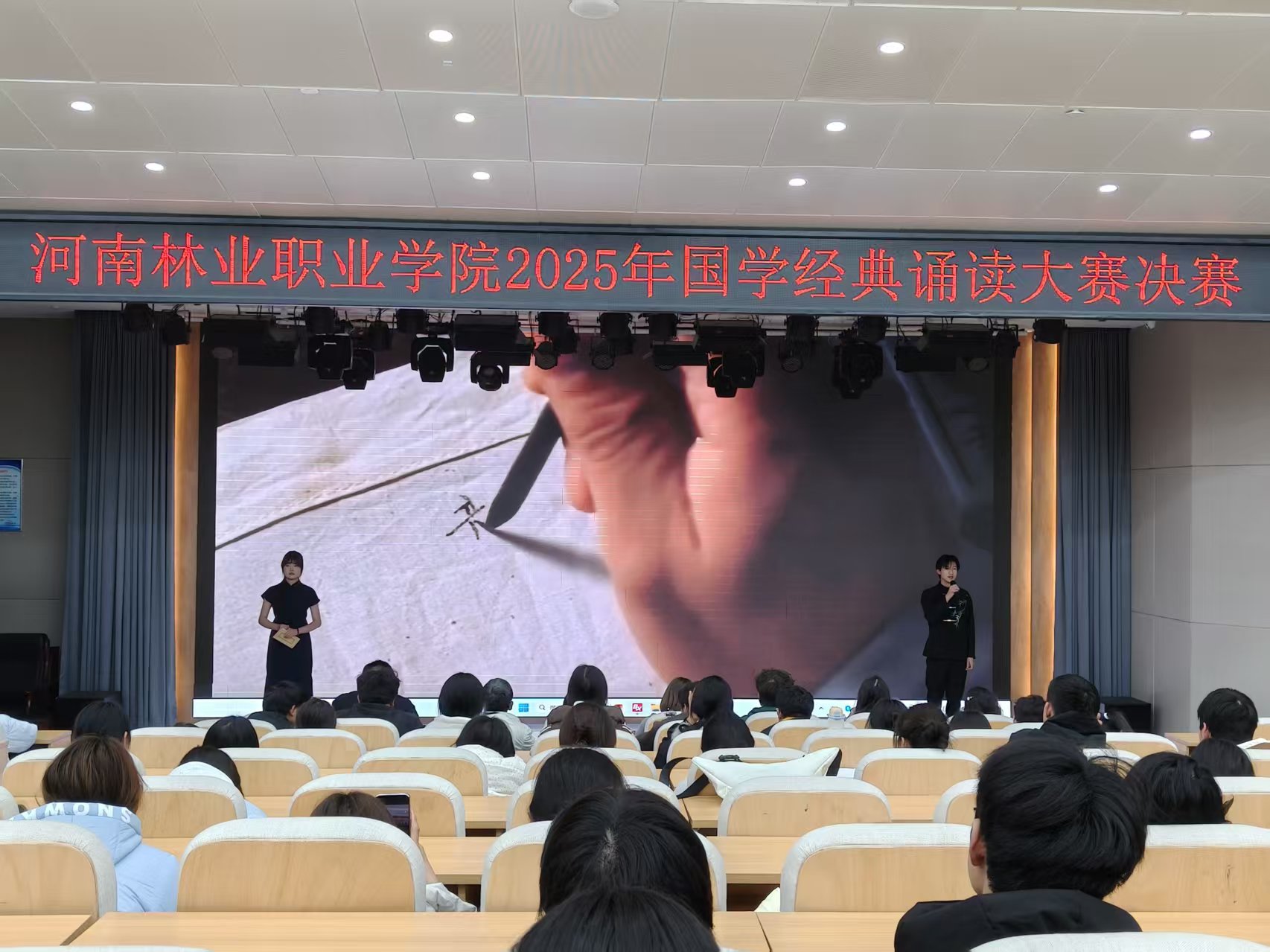 d7a33468e49e425d894ea7d13271da97.jpg d7a33468e49e425d894ea7d13271da97.jpg