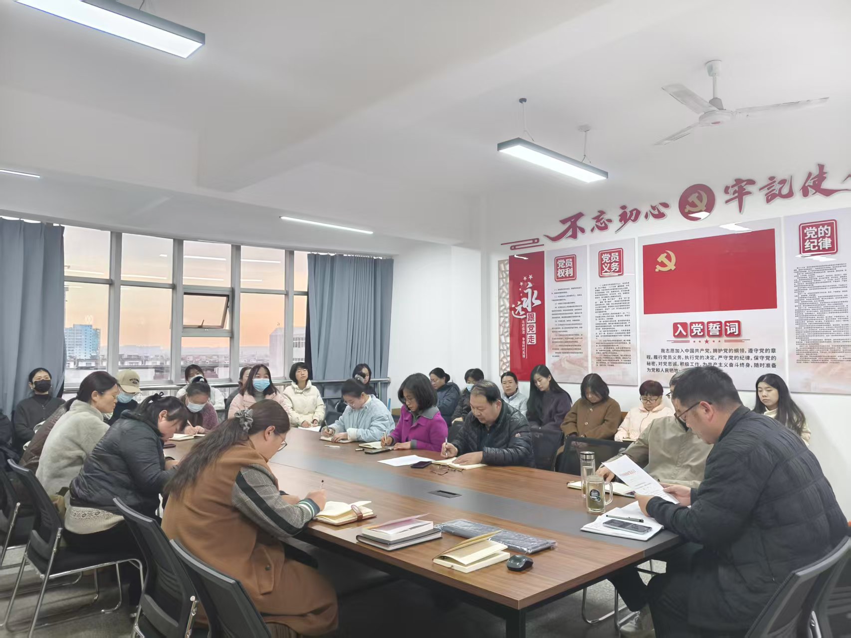 67e4d5888ee24355a825b3c0b03ab15f.jpg 67e4d5888ee24355a825b3c0b03ab15f.jpg