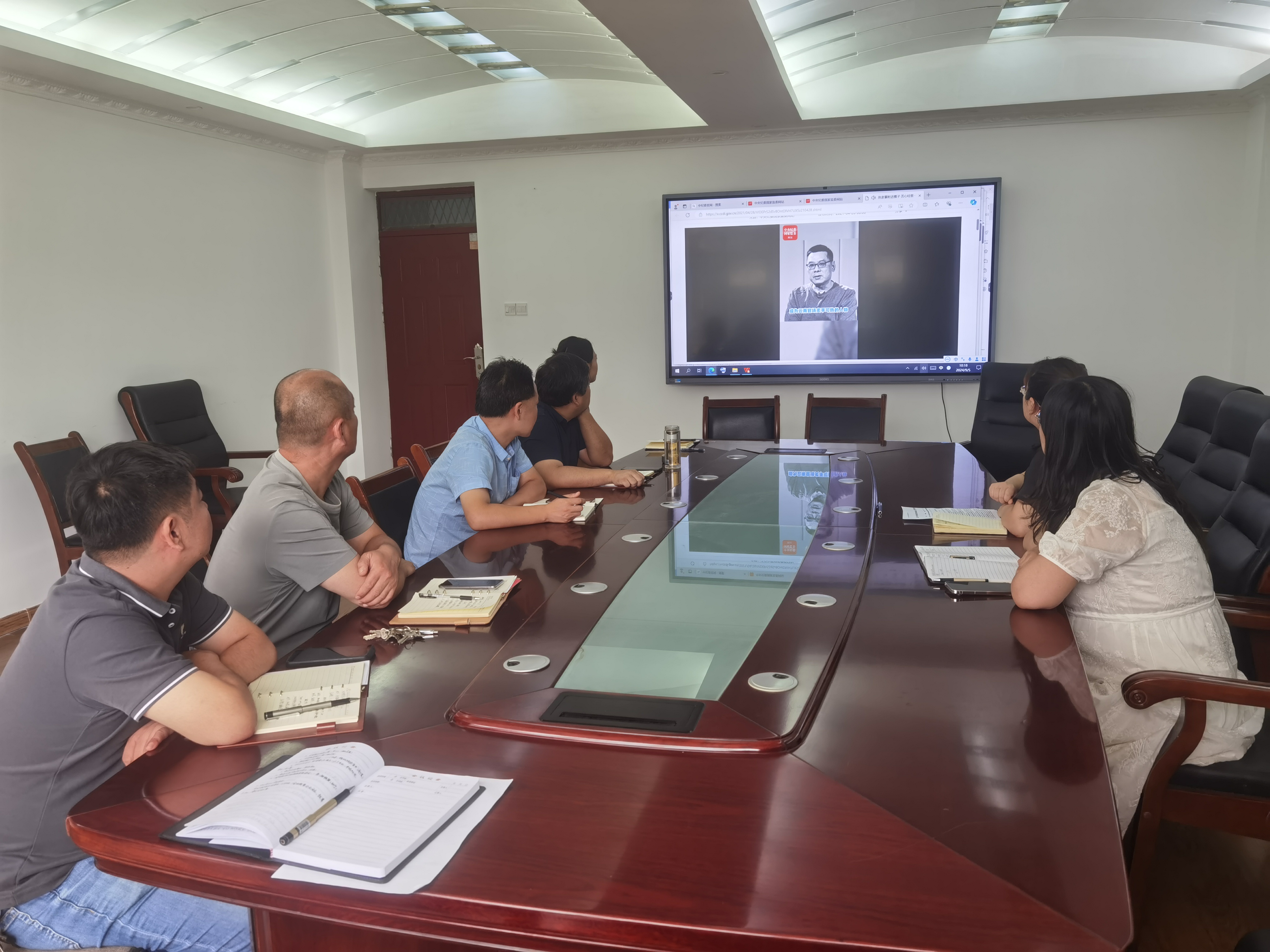 bfadc40d410a40d68771540ff5d4ca9c.jpg bfadc40d410a40d68771540ff5d4ca9c.jpg