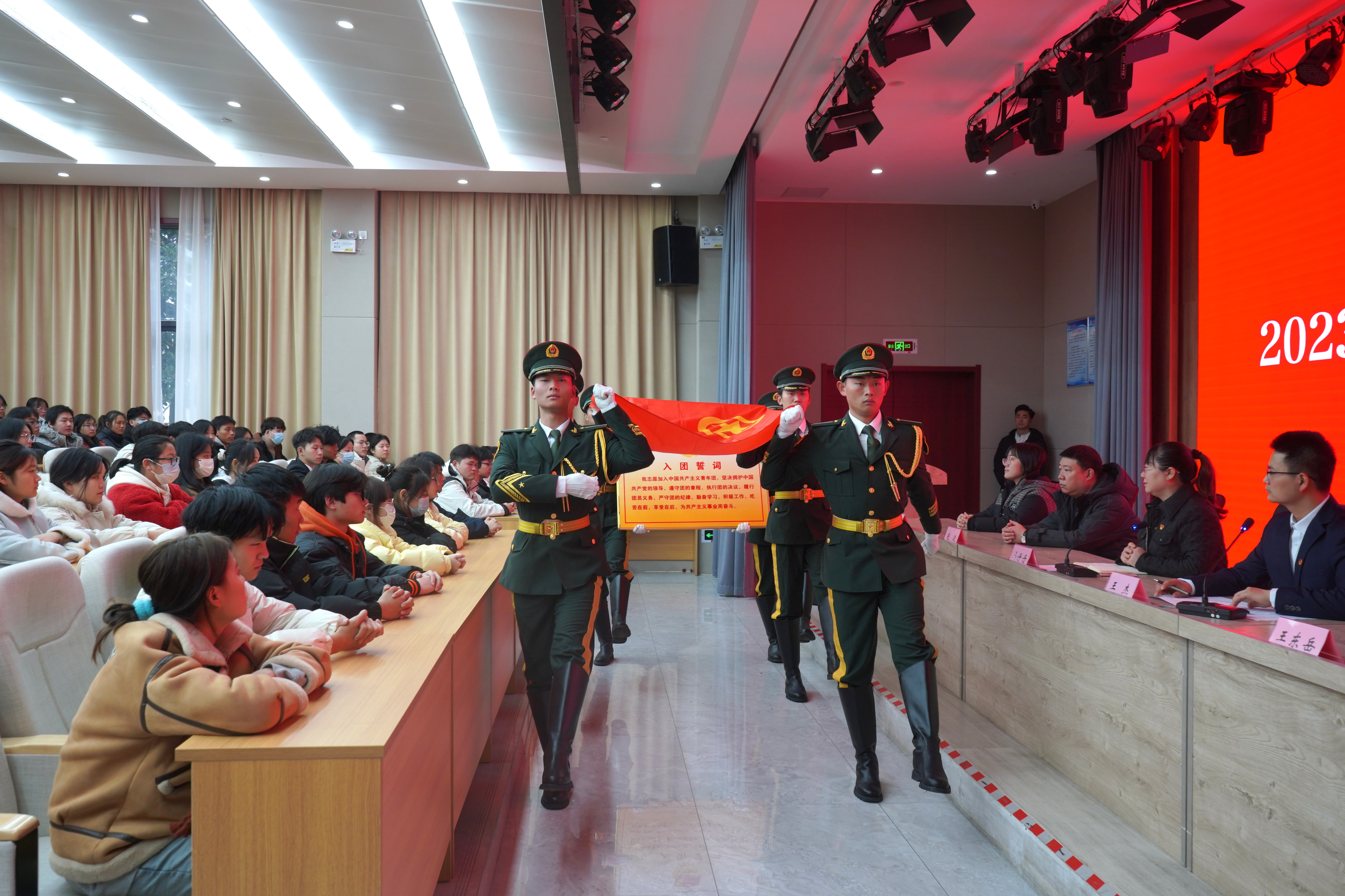 130165d7075d4af9a06b097428386585.jpg 130165d7075d4af9a06b097428386585.jpg