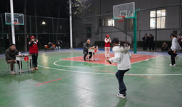 绳跃青春，逐梦赛场！我校新生跳绳比赛圆满结束